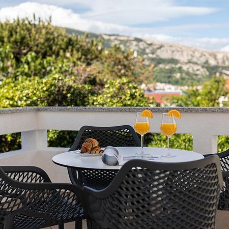 Happy Apartments Baska Esterno foto