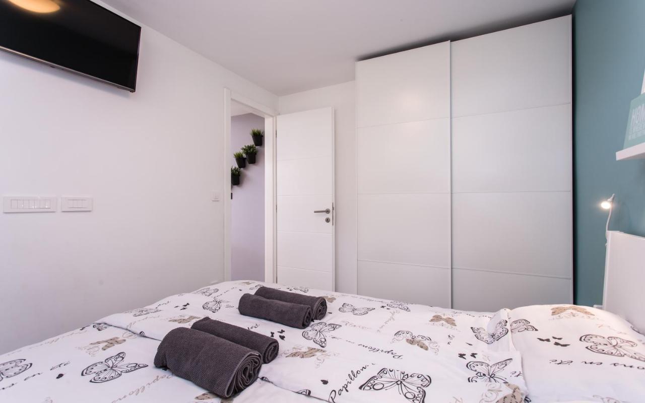 Happy Apartments Baska Esterno foto