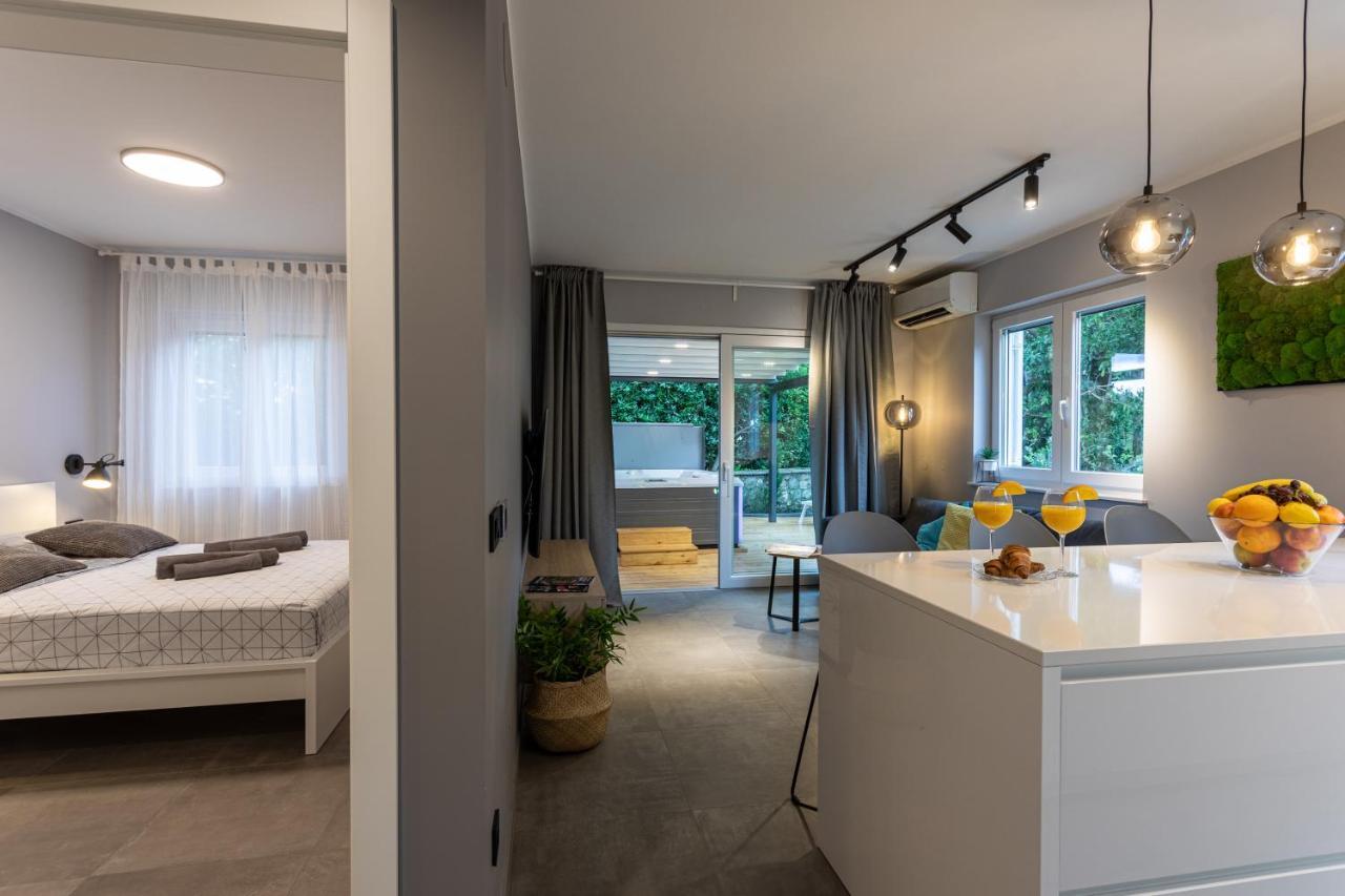 Happy Apartments Baska Esterno foto