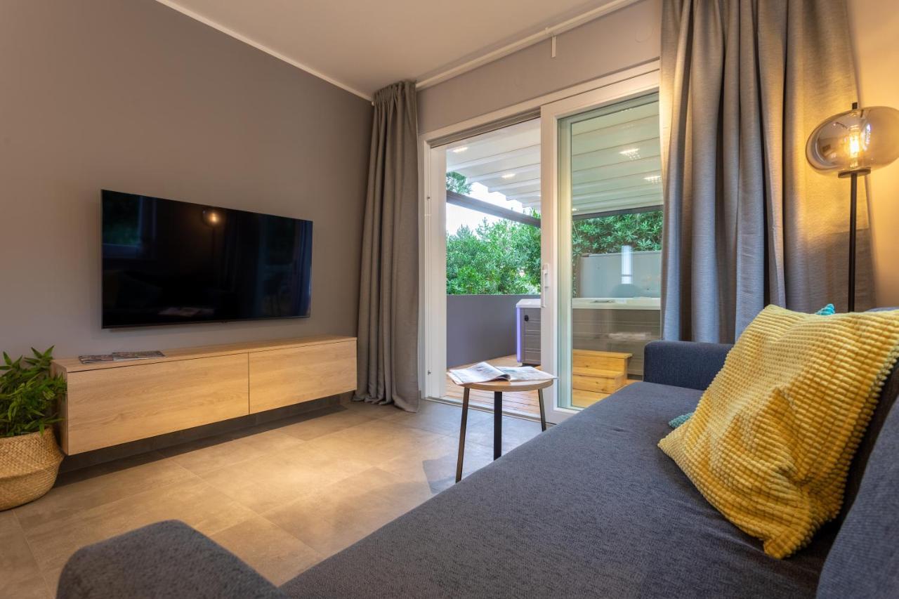 Happy Apartments Baska Esterno foto