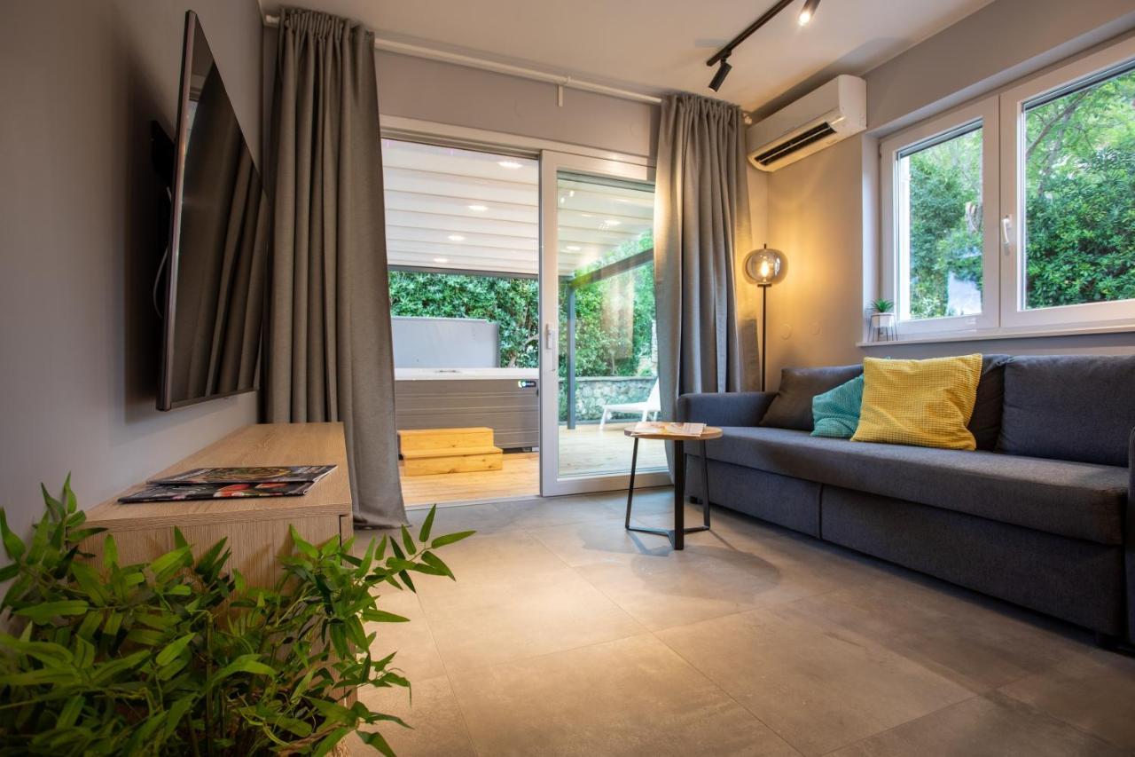 Happy Apartments Baska Esterno foto