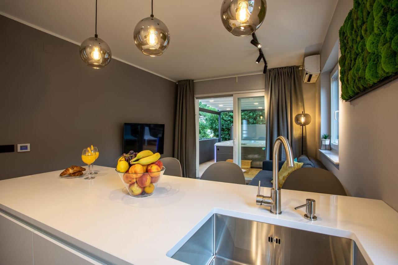 Happy Apartments Baska Esterno foto