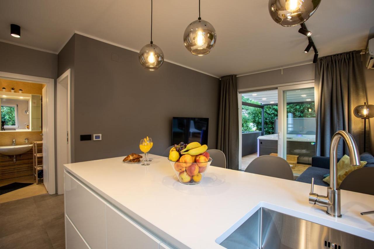 Happy Apartments Baska Esterno foto