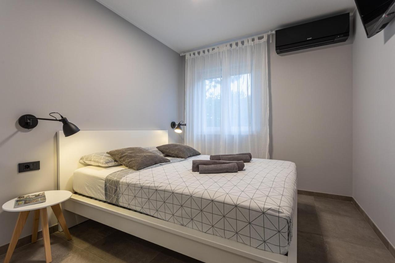 Happy Apartments Baska Esterno foto