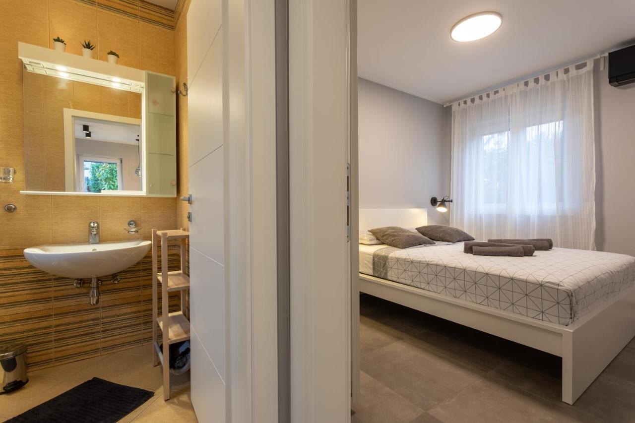 Happy Apartments Baska Esterno foto
