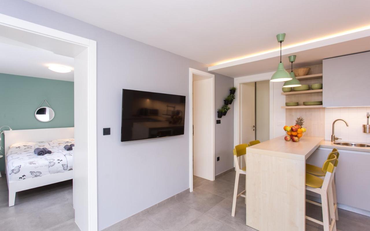 Happy Apartments Baska Esterno foto