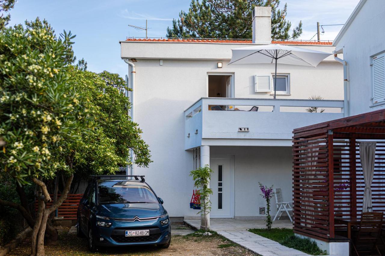 Happy Apartments Baska Esterno foto