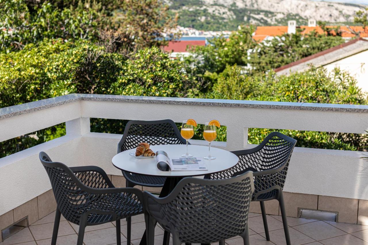 Happy Apartments Baska Esterno foto