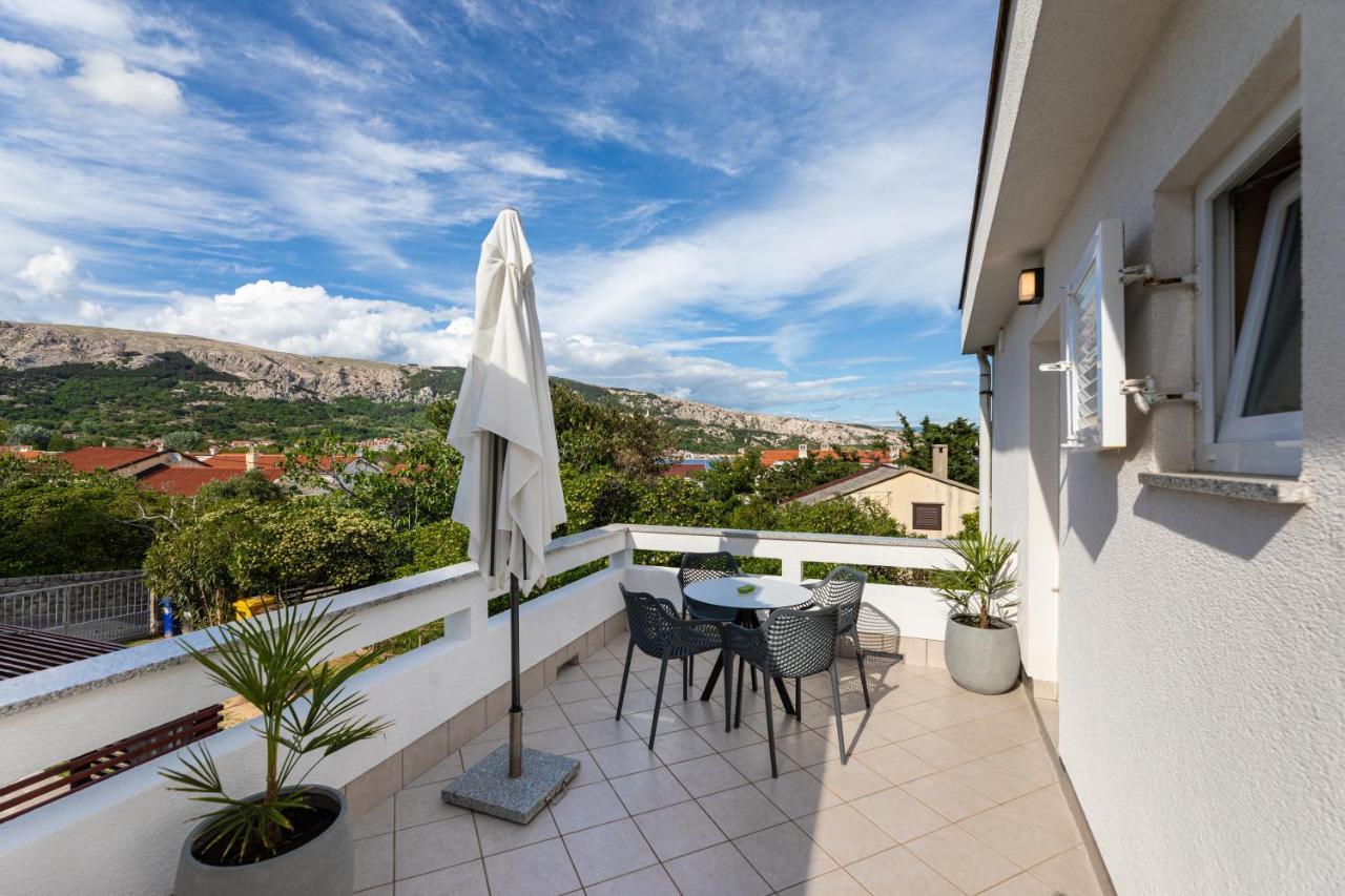 Happy Apartments Baska Esterno foto