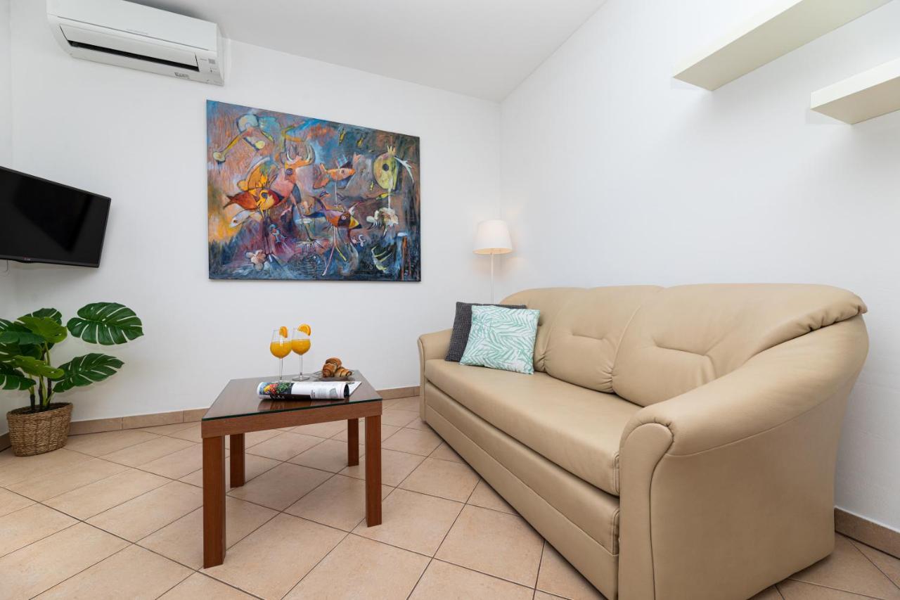 Happy Apartments Baska Esterno foto